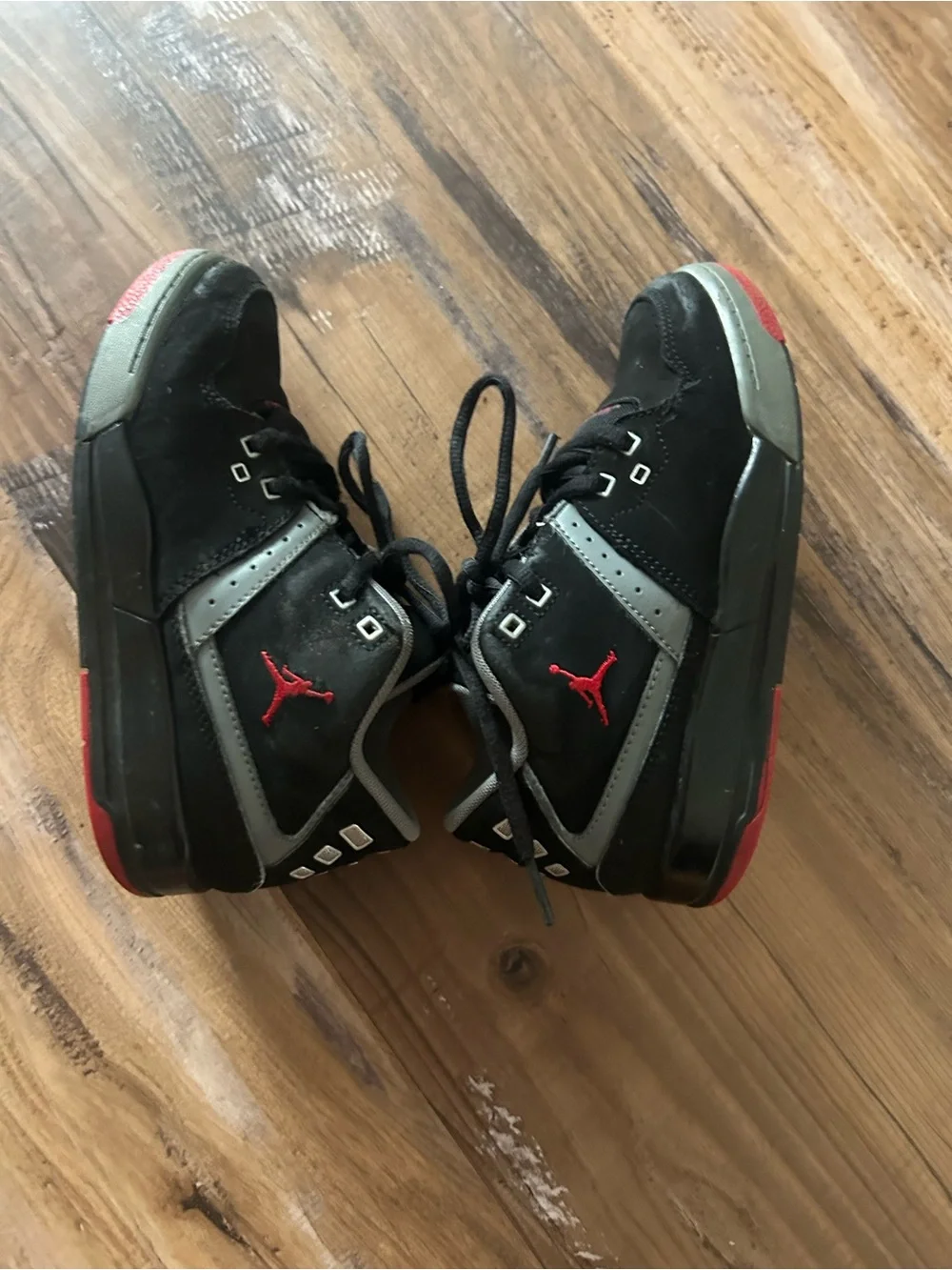 Jordan Kids Black and Red Low-Top Sneakers